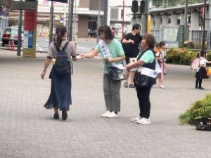 R06「結核予防週間」街頭啓発の様子1