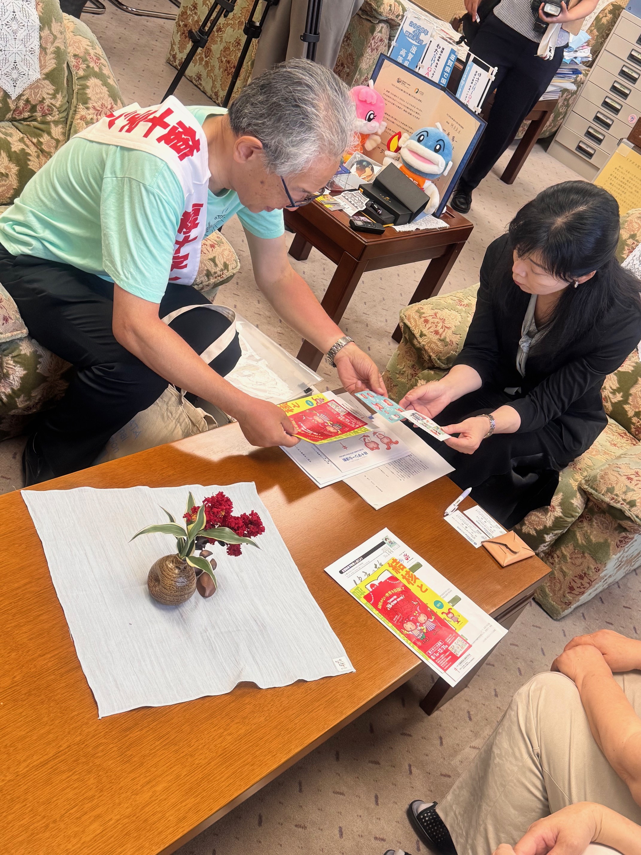 岸本副知事表敬訪問の様子
